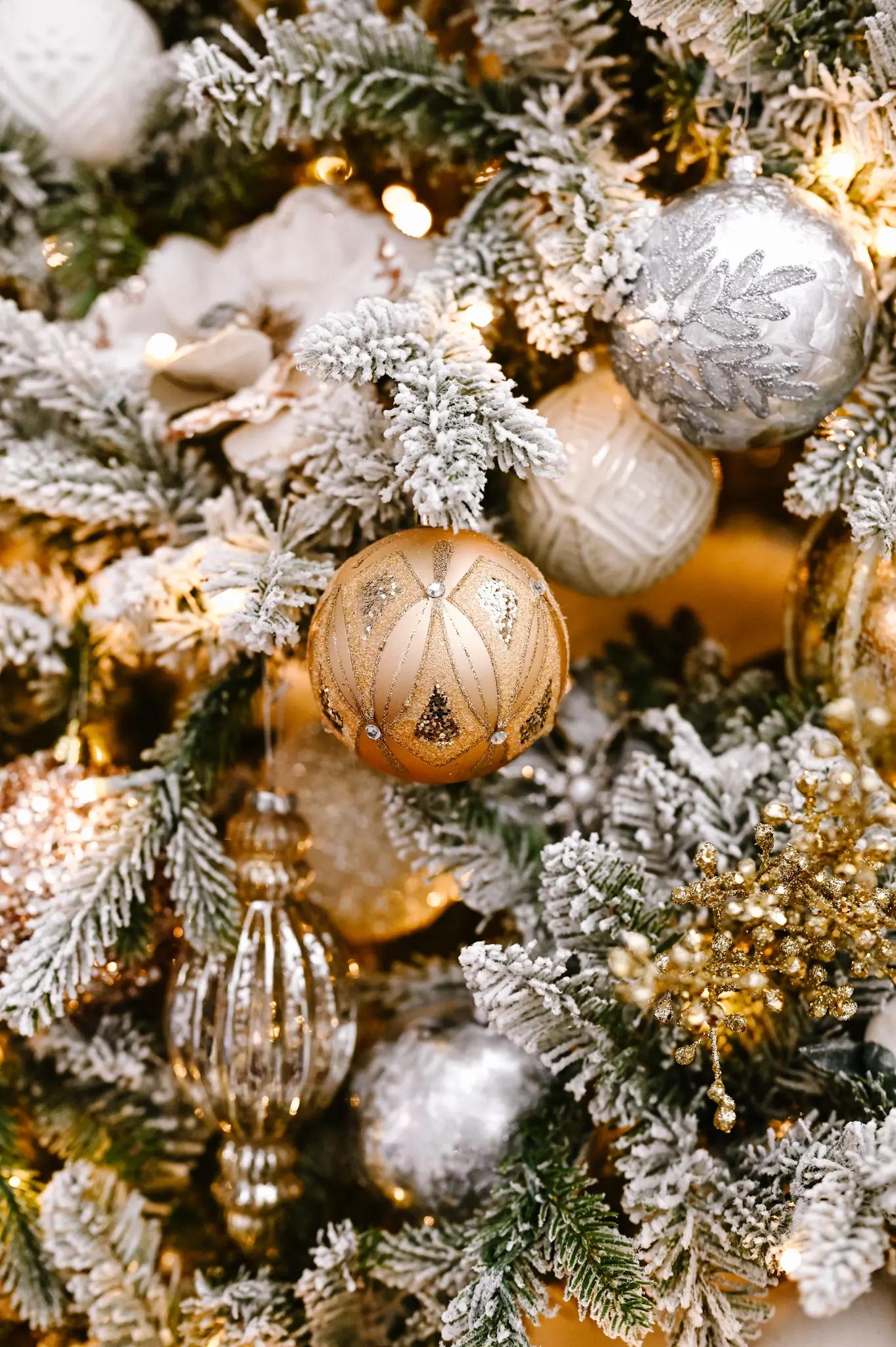 Glamorous White, Gold, and Silver Christmas Tree