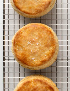 Transfer the freshly baked biscuits to a wire rack to cool.