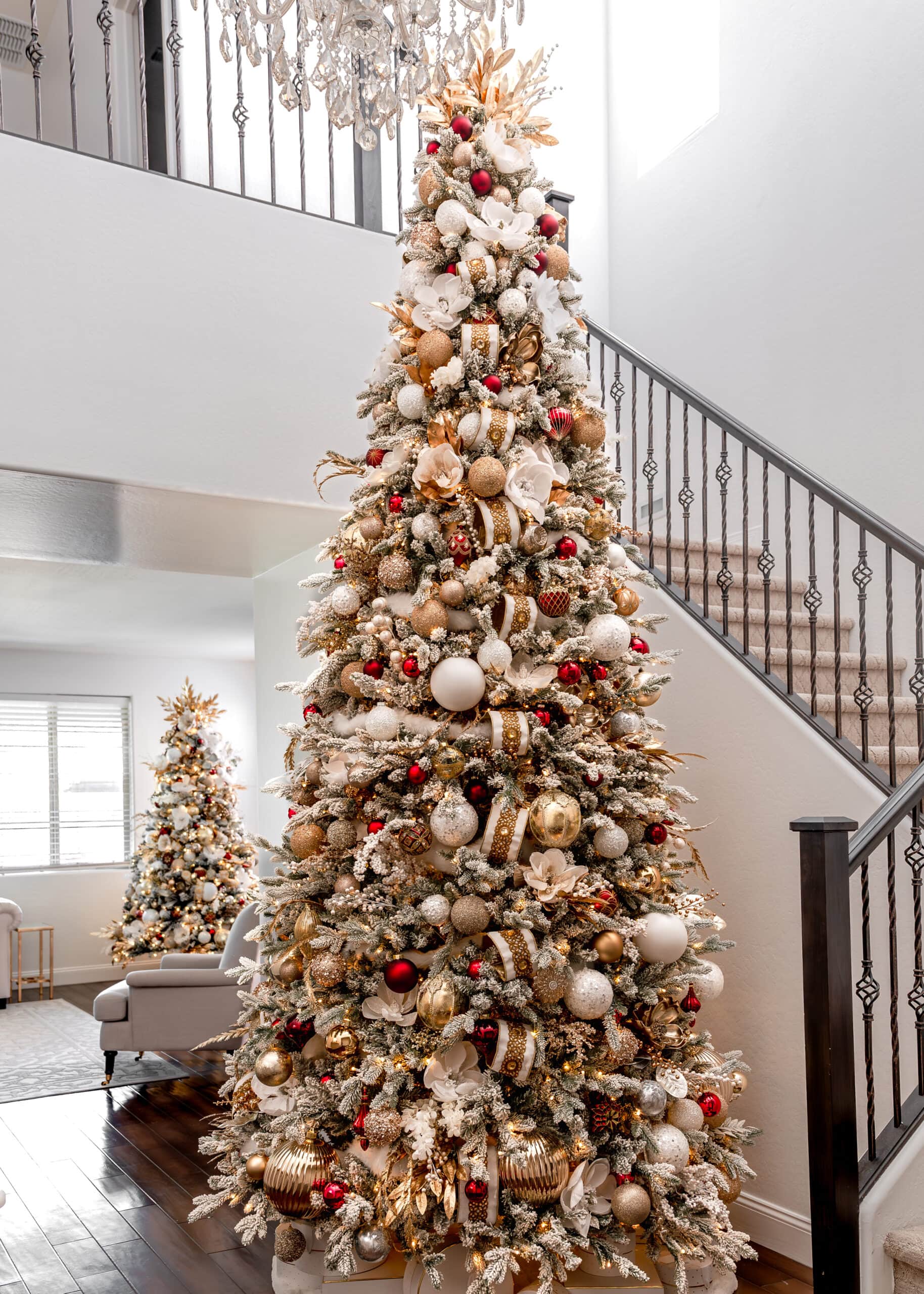 Deco mesh Christmas tree decor in red and gold. Simple and elegant