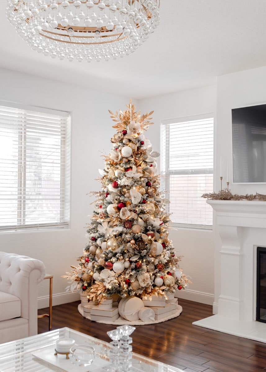 Decorating a Classic Red and Gold Christmas Tree — free download